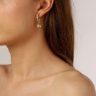 DYRBERG/KERN BARBARA EARRINGS GOLD på øret thumbnail