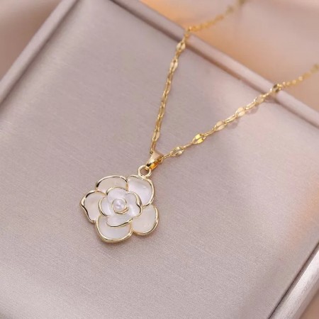 AVI Jewels Camelia necklace gold 