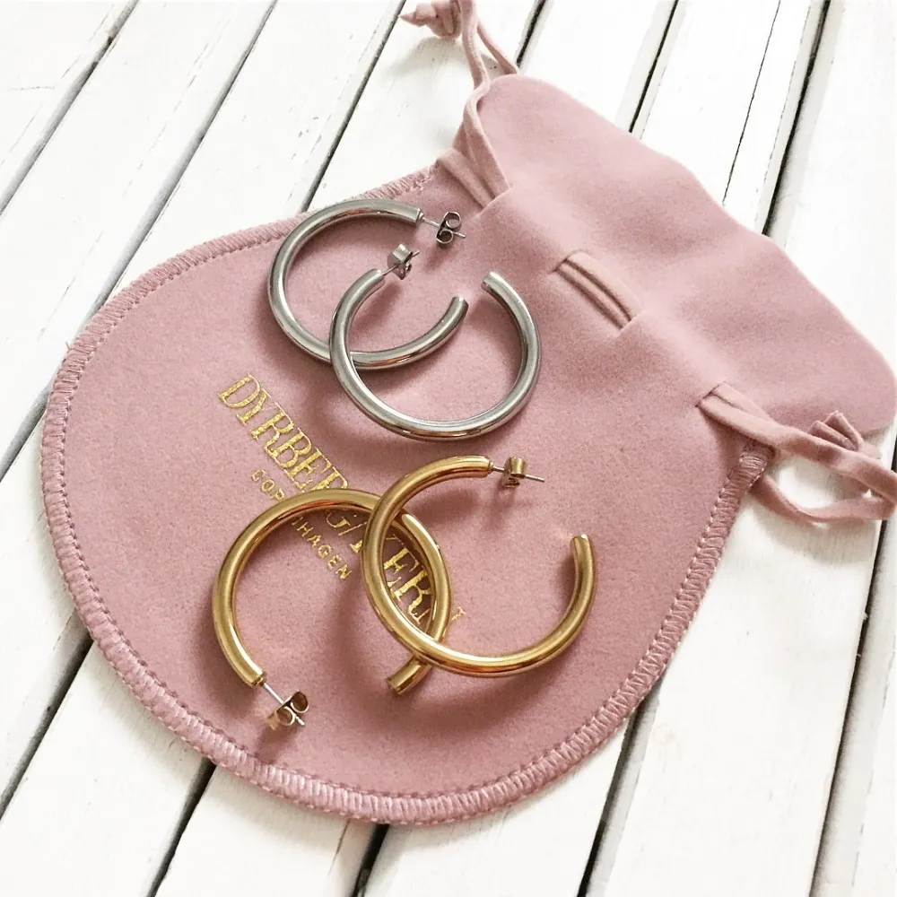 DETALJERT VISNING AV DYRBERG/KERN SØLVHOOPS