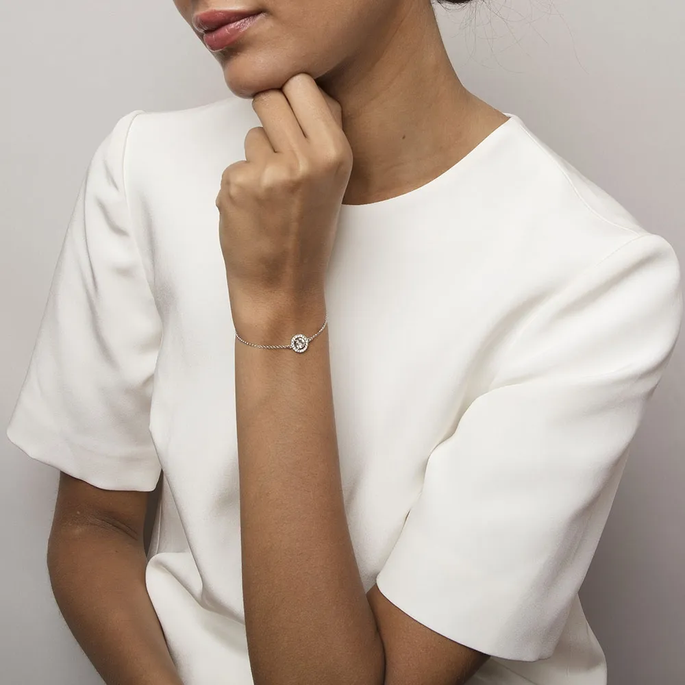 MISS MIRANDA ARMBÅND KRYSTALL PÅ HÅNDEN