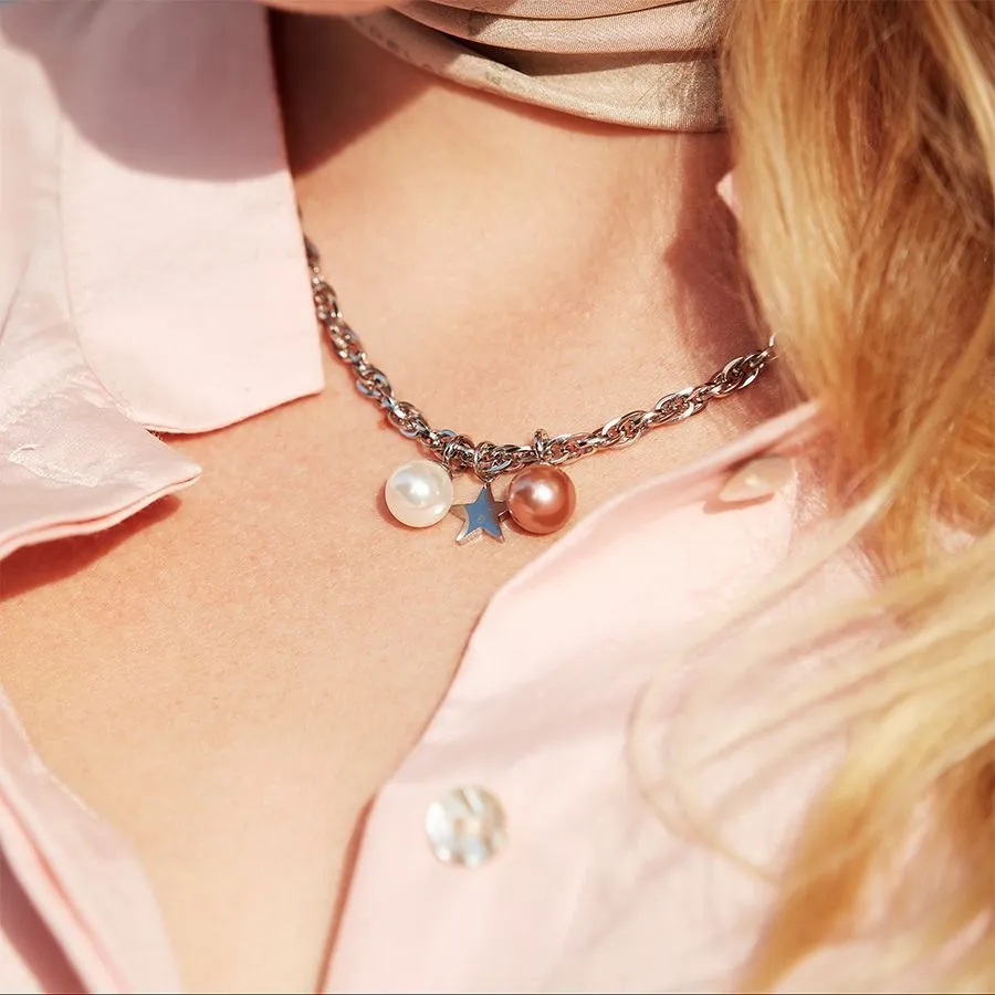 CHARMENTITY STJERNEANHENG STÅL på halsen