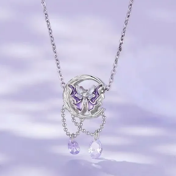 JBX CHARM MOON BUTTERFLY SILVER PÅ EN KJEDE