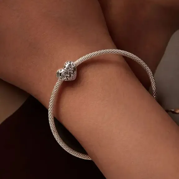 JBX CHARM ALWAYS IN MY HEART SILVER on a bracelet worn on hand
