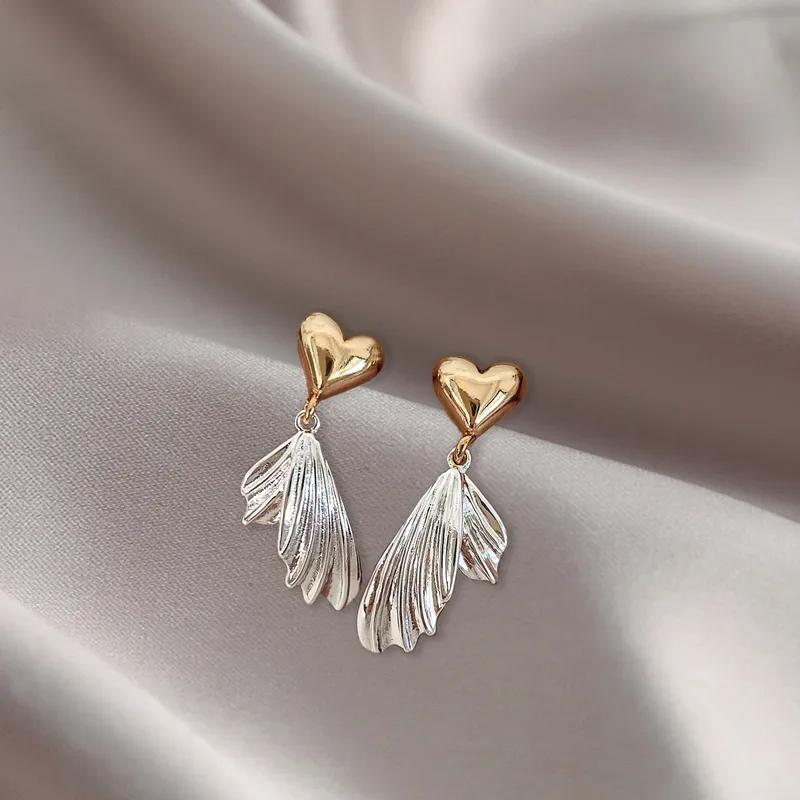 AVI Jewels Love earrings