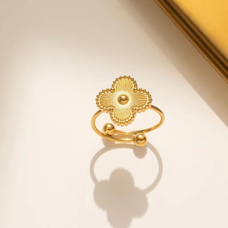 AVI Jewels Isabella Golden Collection ring